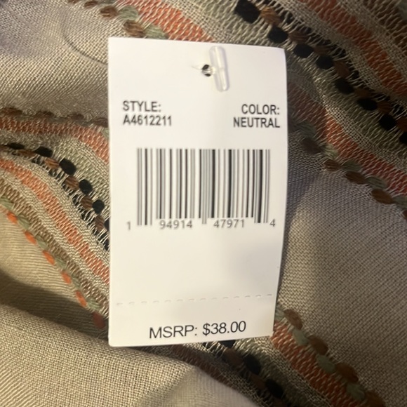 NWT - Tan Fringed Shawl/ O/S Embroidered Colors Burnt Orange, Black, Brown - Picture 9 of 10